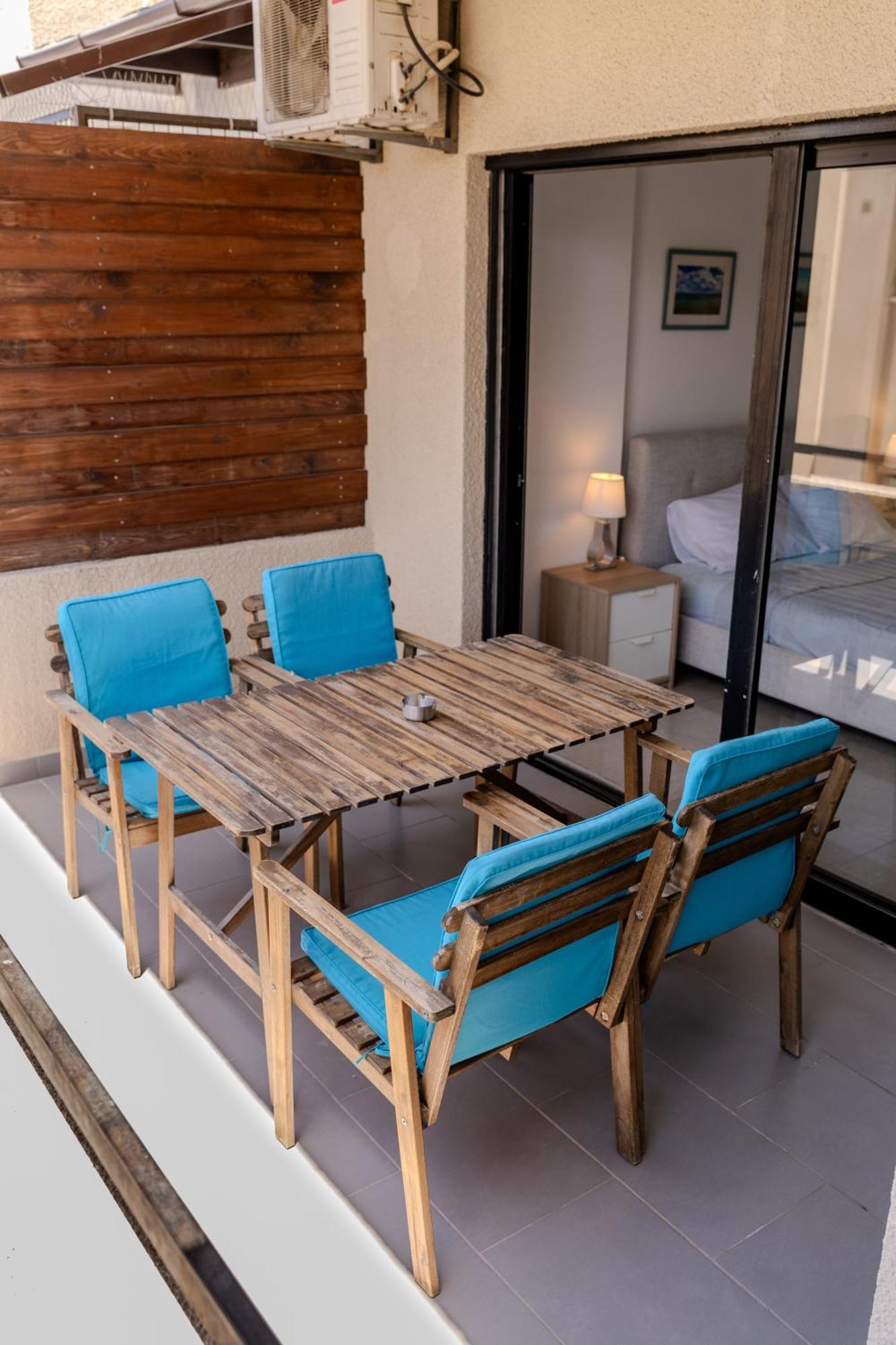 Lazaros Suite Downtown Ларнака Экстерьер фото